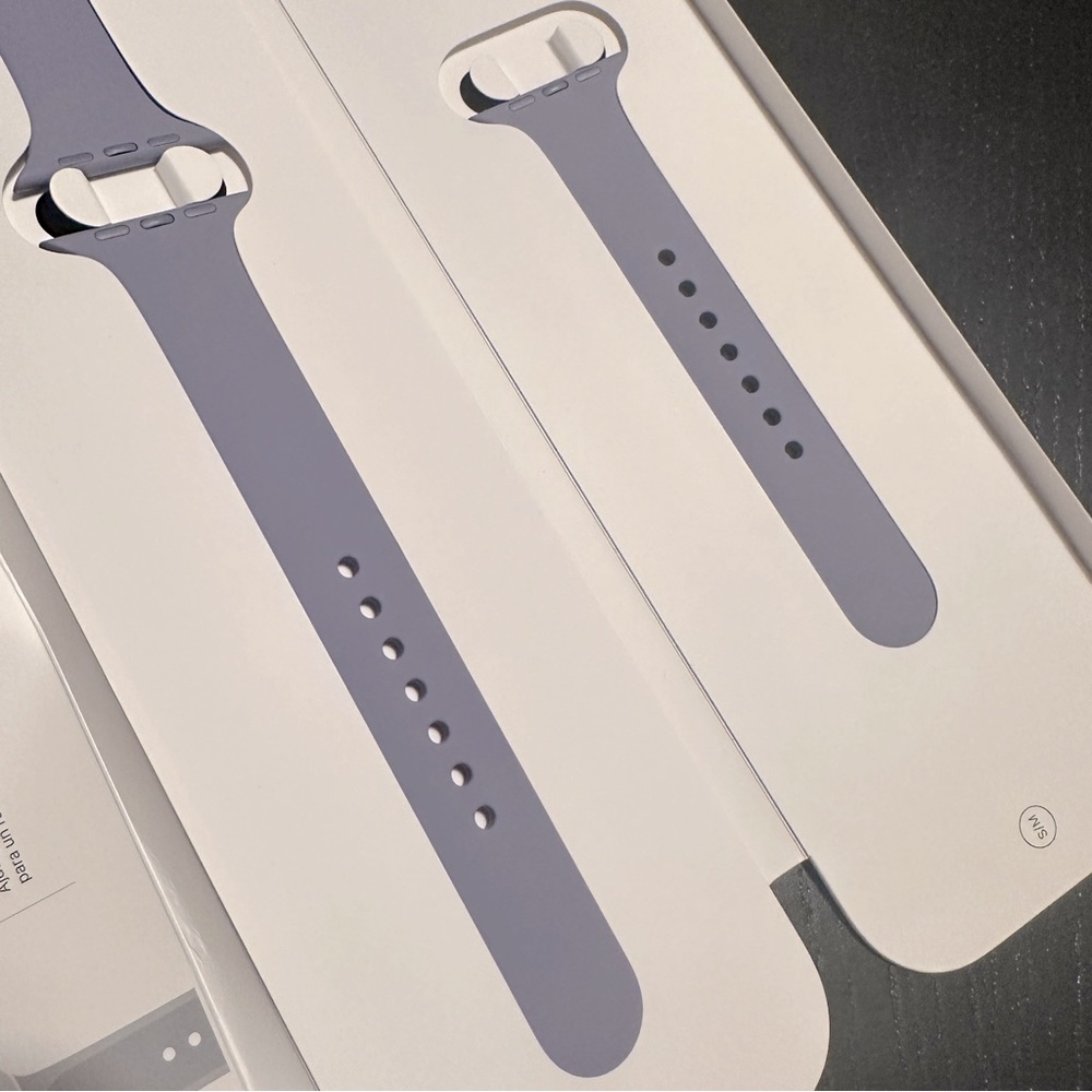 New- Apple Sport Watchband, 44mm in Lavender Gray